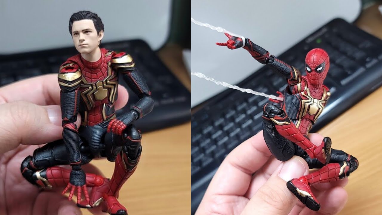 New MAFEX No.245 Spider-Man (Integrated Suit) In-Hand Figure