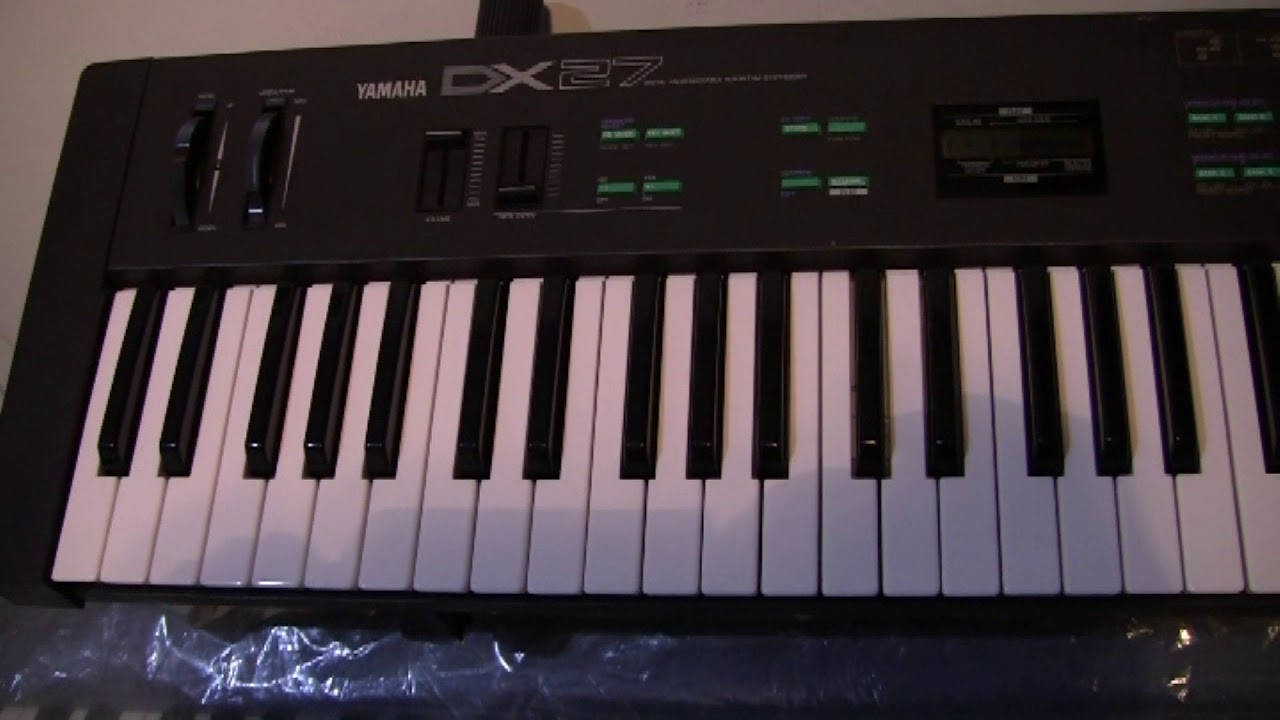 Yamaha DX-27 cool features make you want one - YouTube