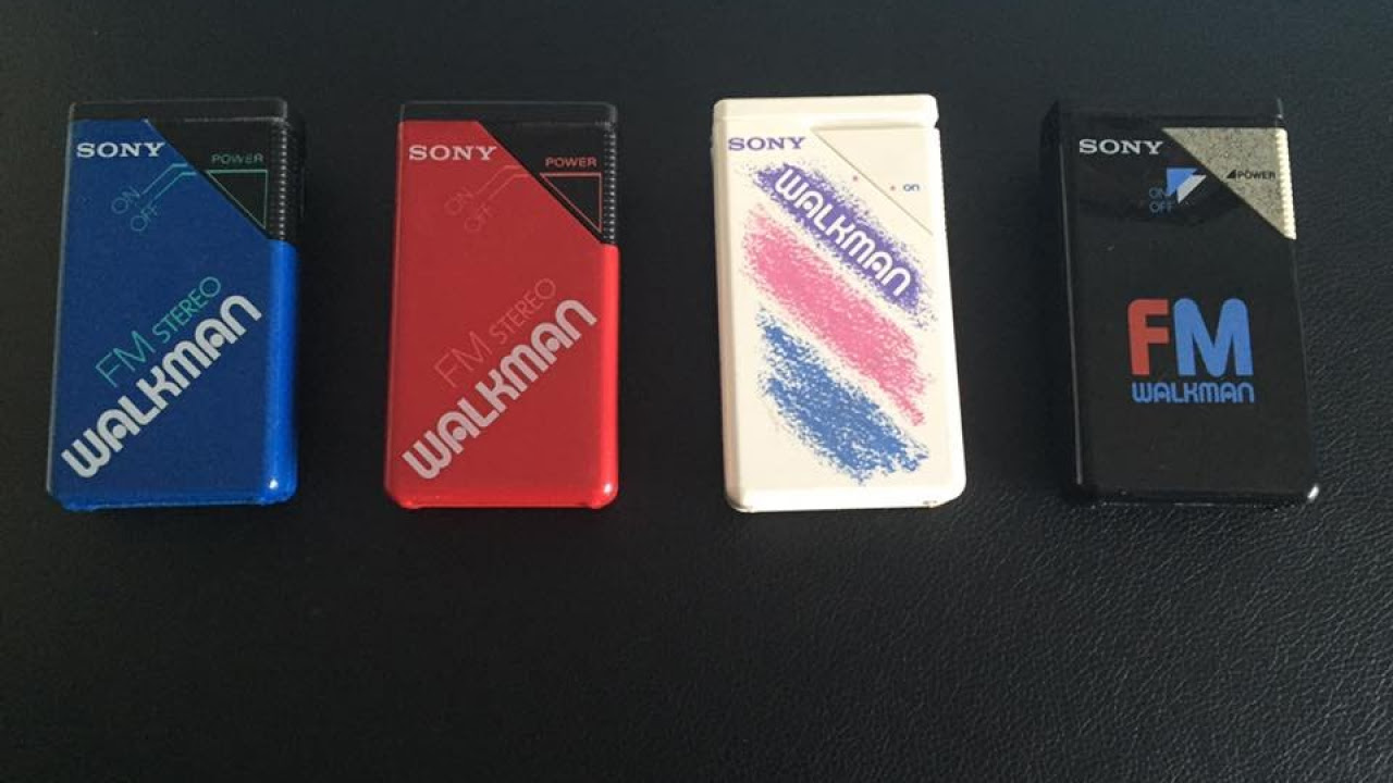4 Vintage Sony FM Stereo Walkmans SRF-16W - YouTube