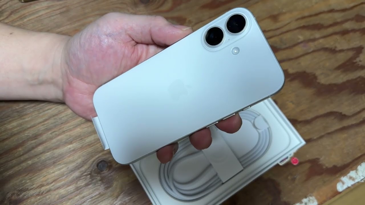 Unboxing the white iPhone 17! 《It's just too white》 - YouTube