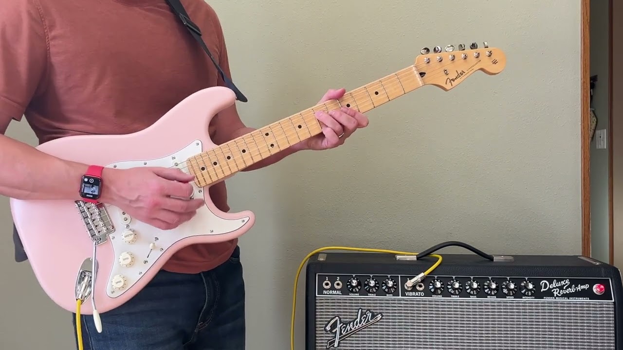 5 Minutes with a Fender Japan Junior Collection Stratocaster into