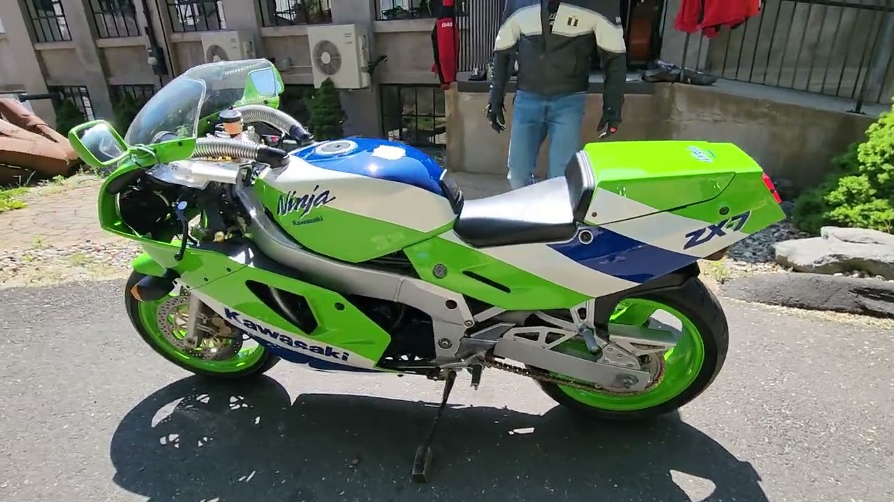 World Class 1989 Kawasaki ZX750H1 ZX-7 Ninja - YouTube