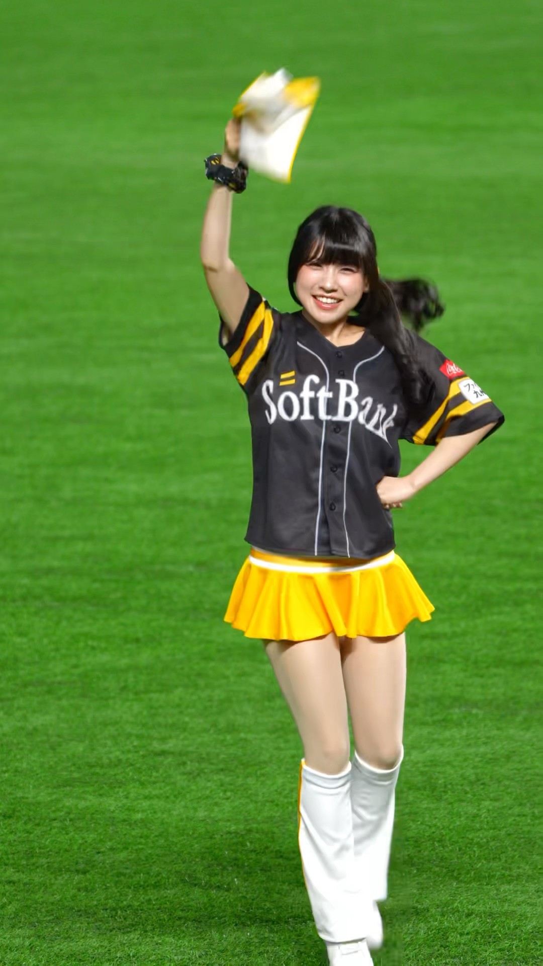 Honeys ユウジェンちゃん▶︎ラリータオルを振る演出▶︎ソフトバンク