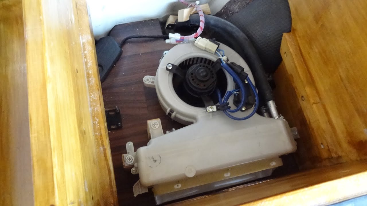 ハイエースリアヒーターの移設（自分で実施） - YouTube