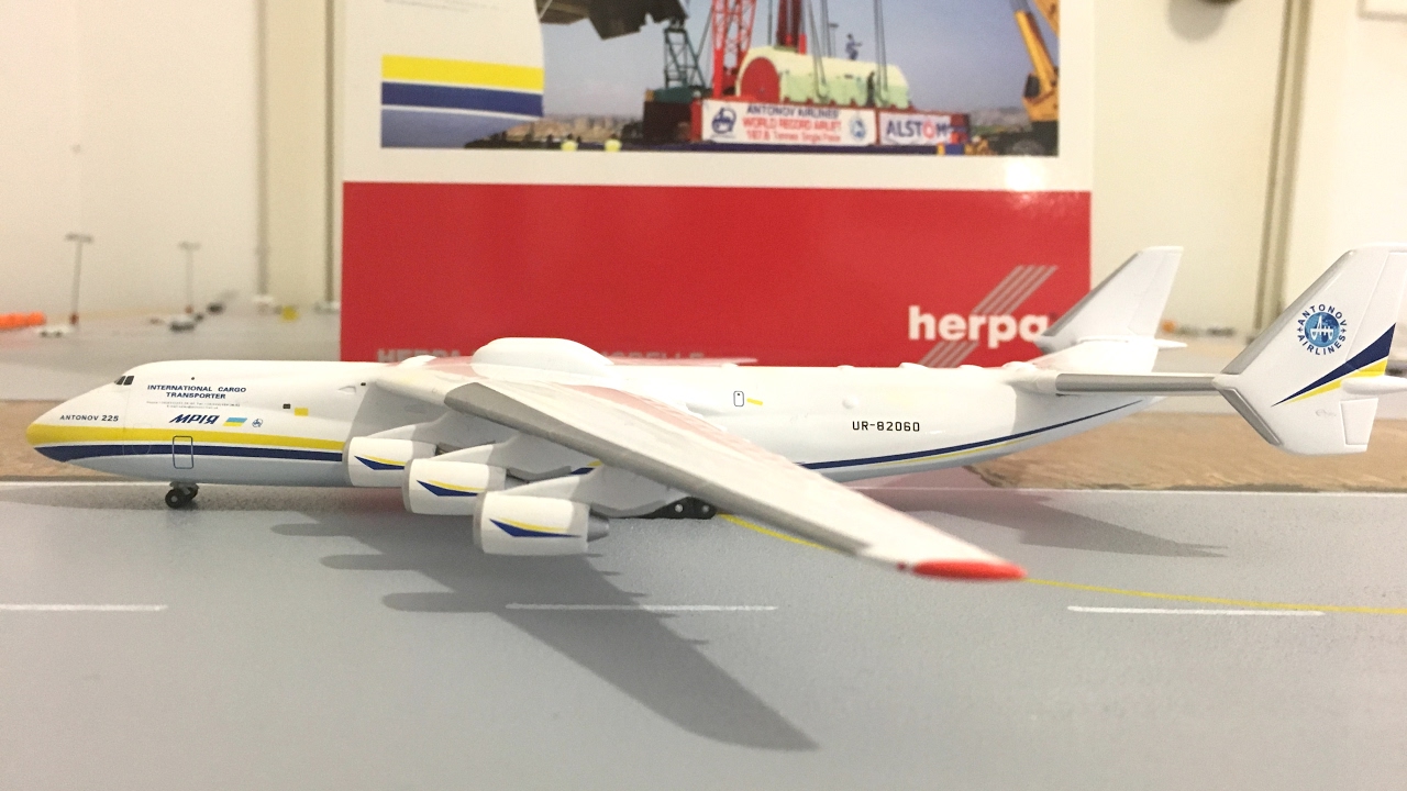 Herpa 1:400 Antonov Airlines AN-225 Mriya Unboxing and Review