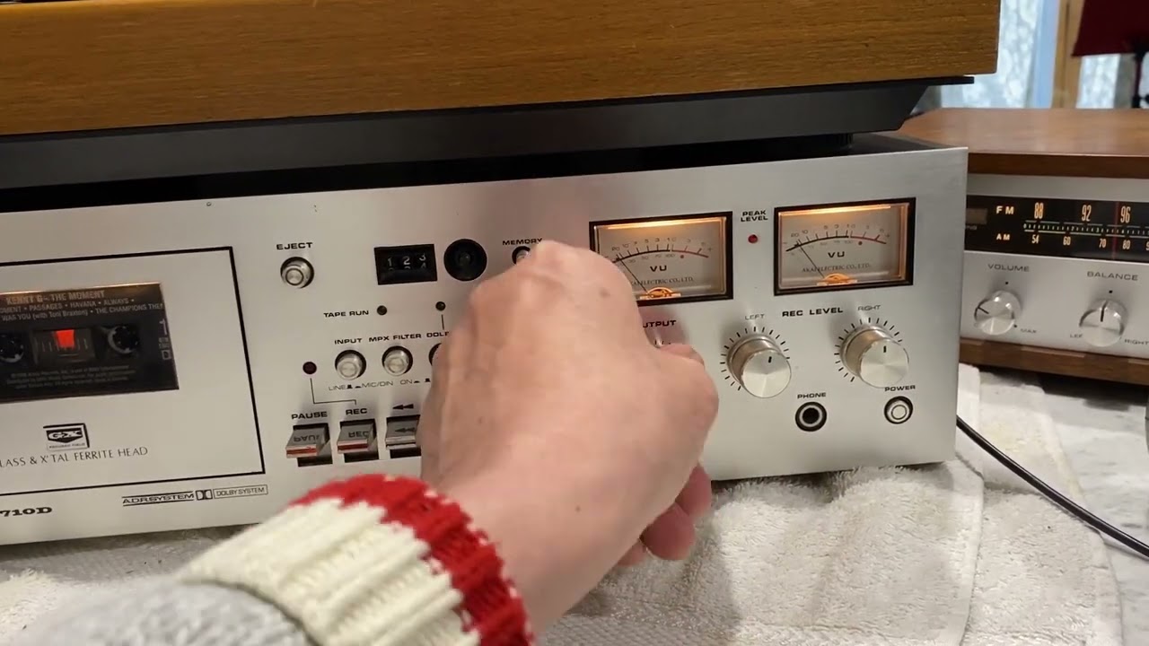 Akai GXC 710D vintage cassette deck from the mid 1970's - YouTube