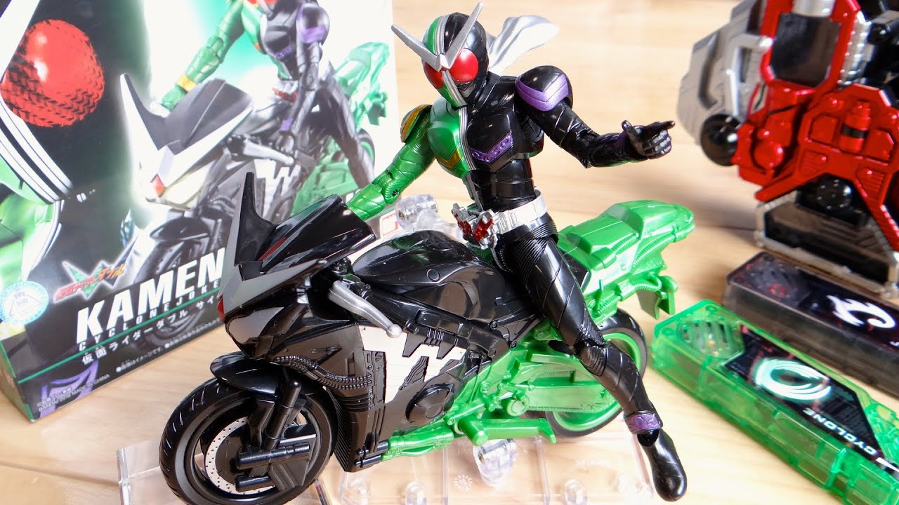 Compare with Shinkocchou! RKF Kamen Rider W Cyclone Joker