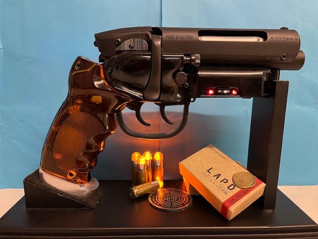 Tomenosuke 2049 Rick Deckard blaster. High grade prop replica