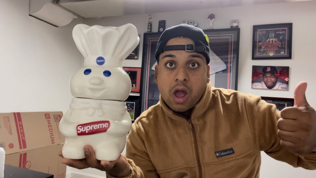 Supreme FW22 Pillsbury Doughboy cookie Jar Unboxing - YouTube
