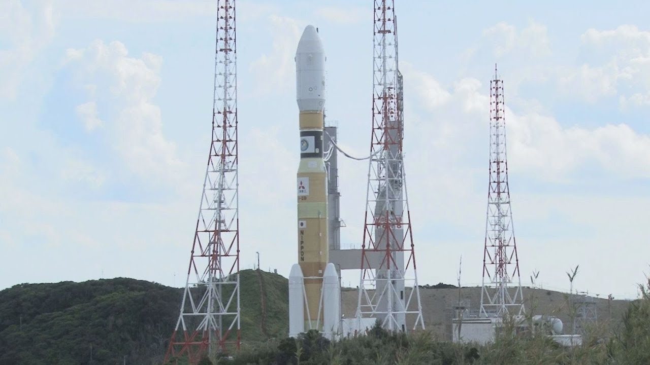 H2Bロケット8号機、発射台へ 25日打ち上げ、種子島宇宙センター - YouTube