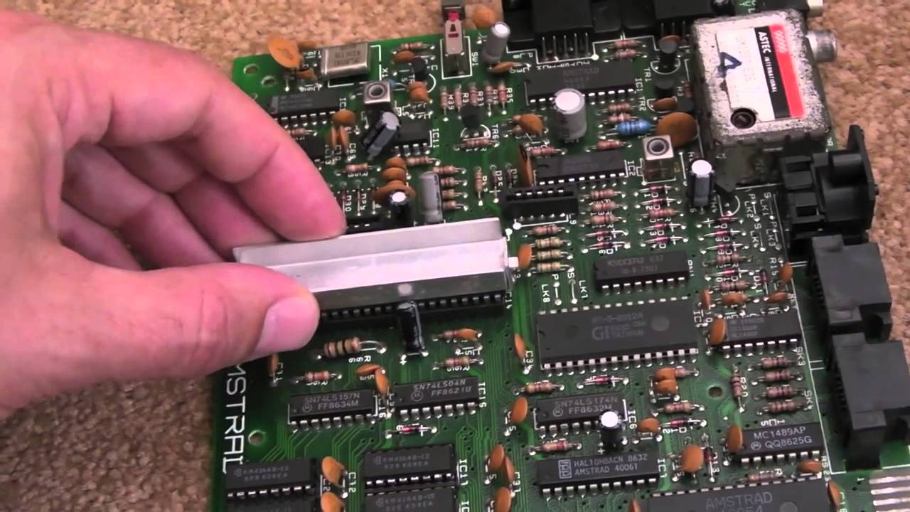Sinclair ZX Spectrum +2 RAM Repair / Composite Video Fix - YouTube