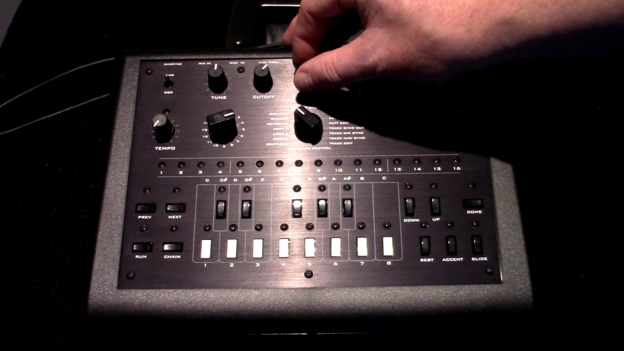 Ladyada x0xb0x TB-303 Clone - real analog, real acid - YouTube