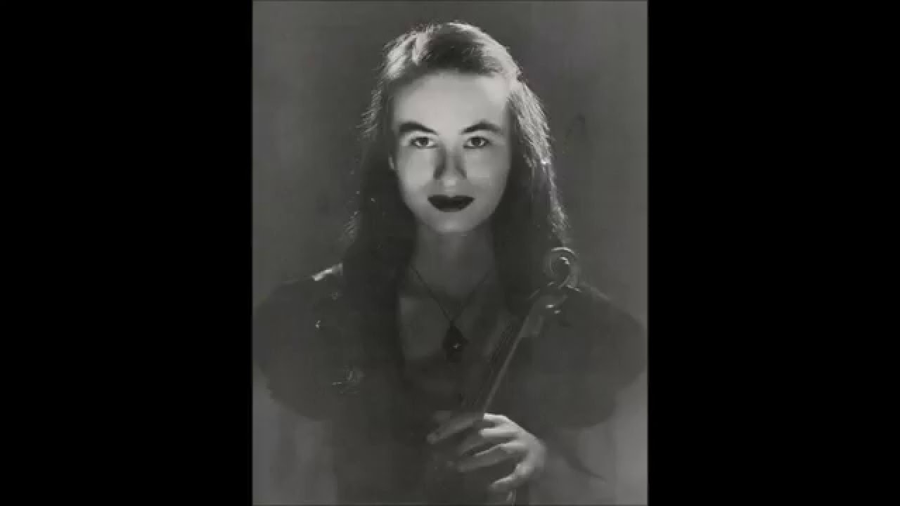 Mari Iwamoto (巖本真理) - ヴァイオリニスト | 演奏家データベース