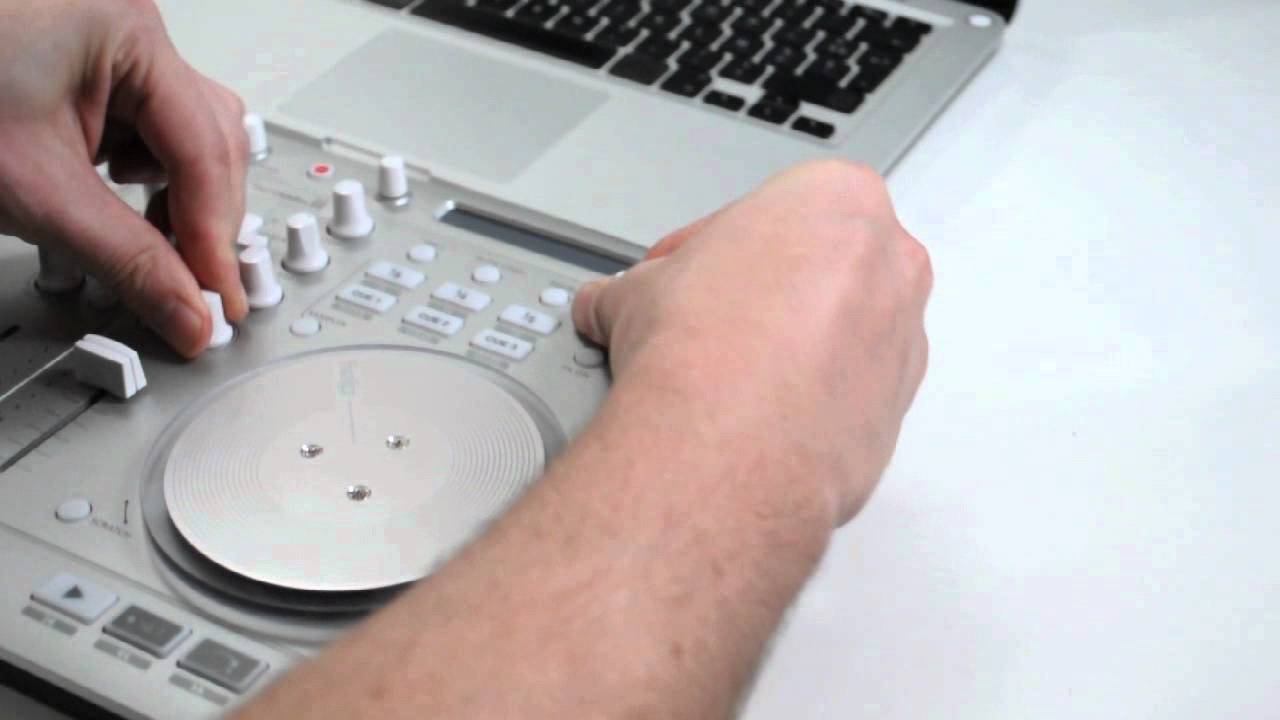 Vestax iPhone／iPadでもっと音楽を楽しく！「Spin2 WHT」とオシャレな