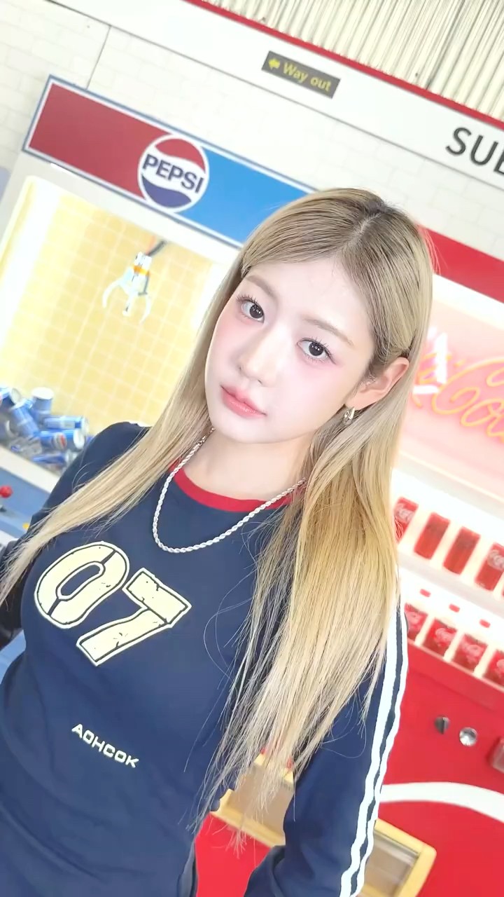 Baby, I know 😉✨ #FIFTYFIFTY #피프티피프티 #YEWON #예원 #Skittlez