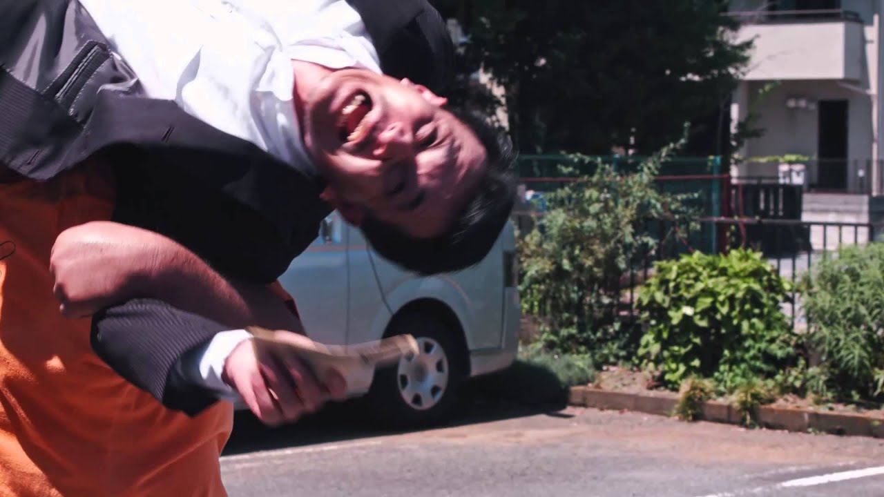 泣く子はいねがー！野生のなまはげが出演作の公開祝し新宿に出没