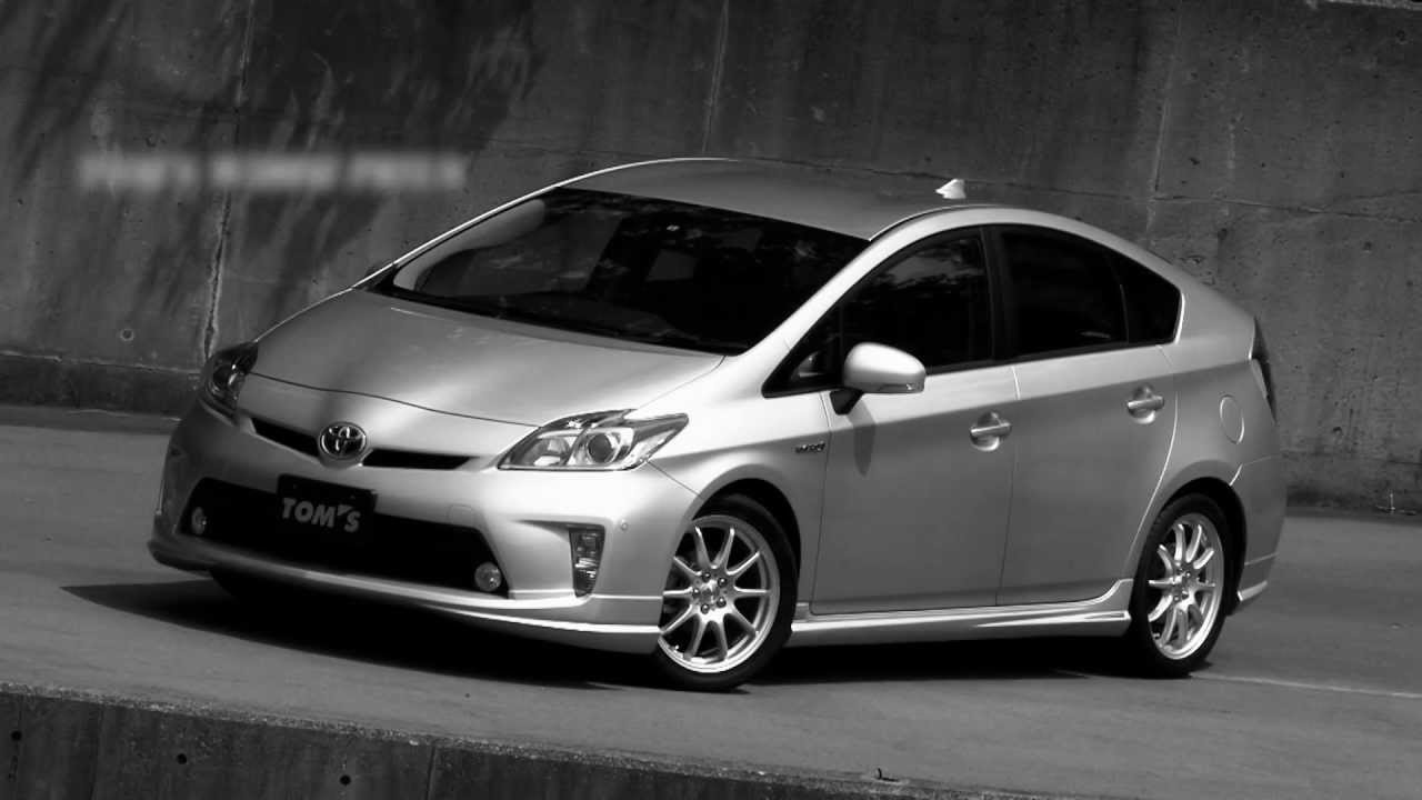 TOM'SフロントマウンティングブレースZVW30プリウス(51425-TZA10 TOM