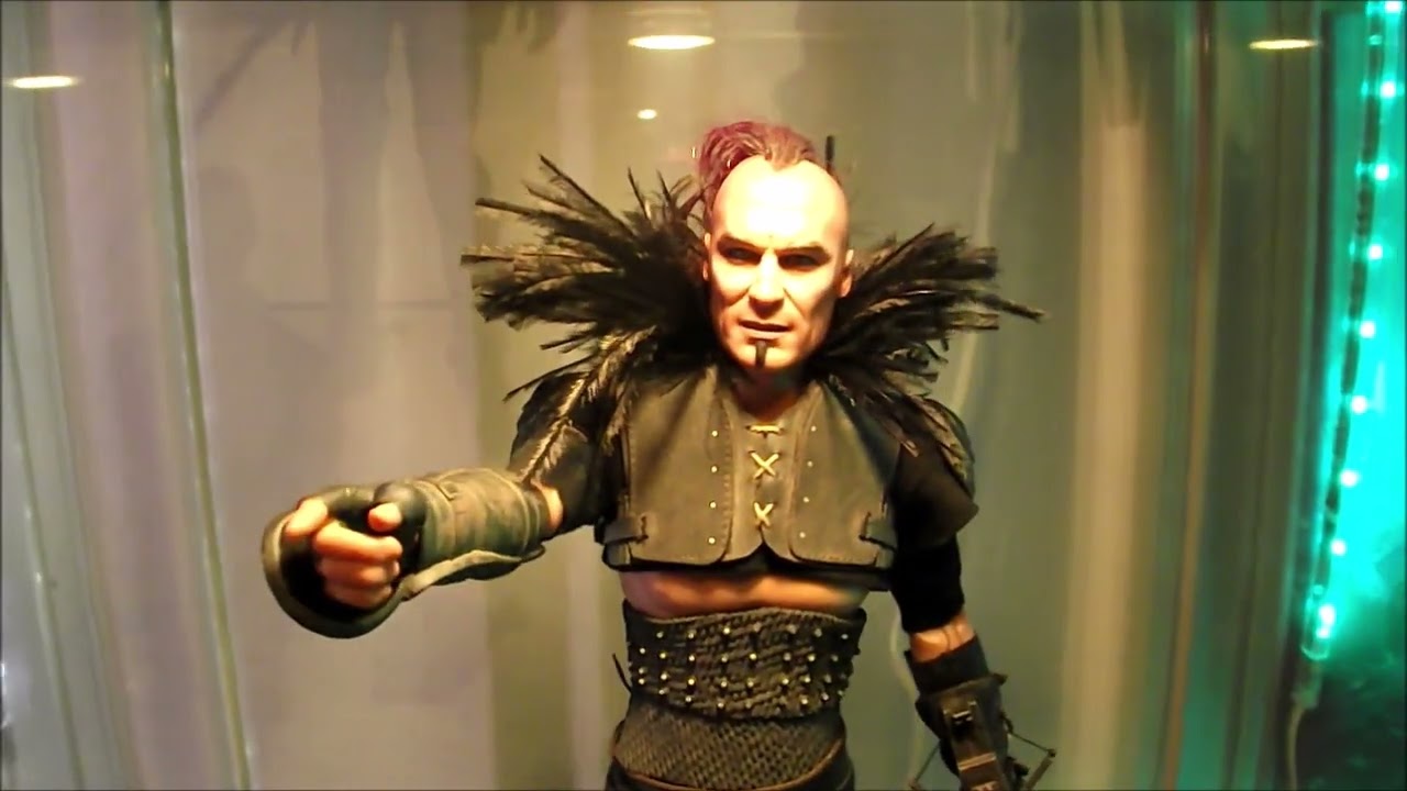 Mad Max The Road Warrior - Wez - Premier Toys 1/6 - YouTube