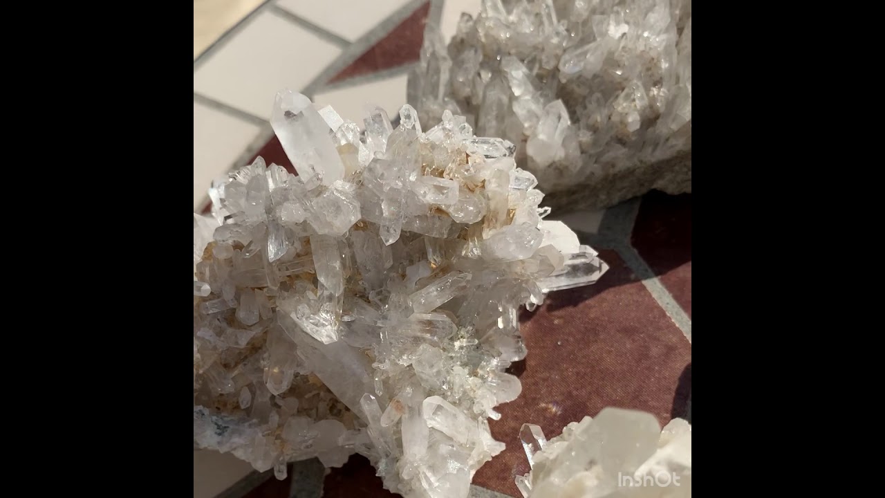 カンチェンジュンガ産]ヒマラヤ水晶クラスター/原石（透明度に優れた