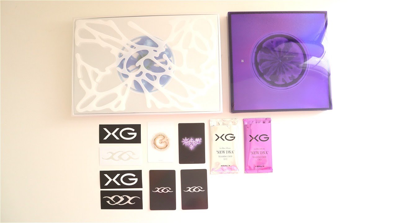 XG NEW DNA 1ST MINI ALBUM VERSION X + VERSION G ALPHAZ LIMITED