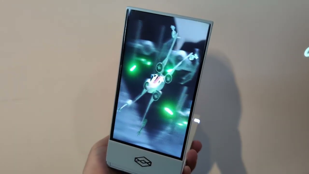 ポケットに立体画像。ポータブル“ホログラフィック”ディスプレイ