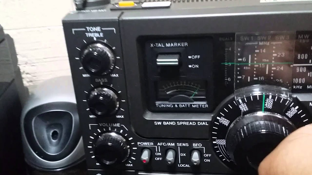 Sony ICF-5900W Multi-Band Portable Radio - YouTube