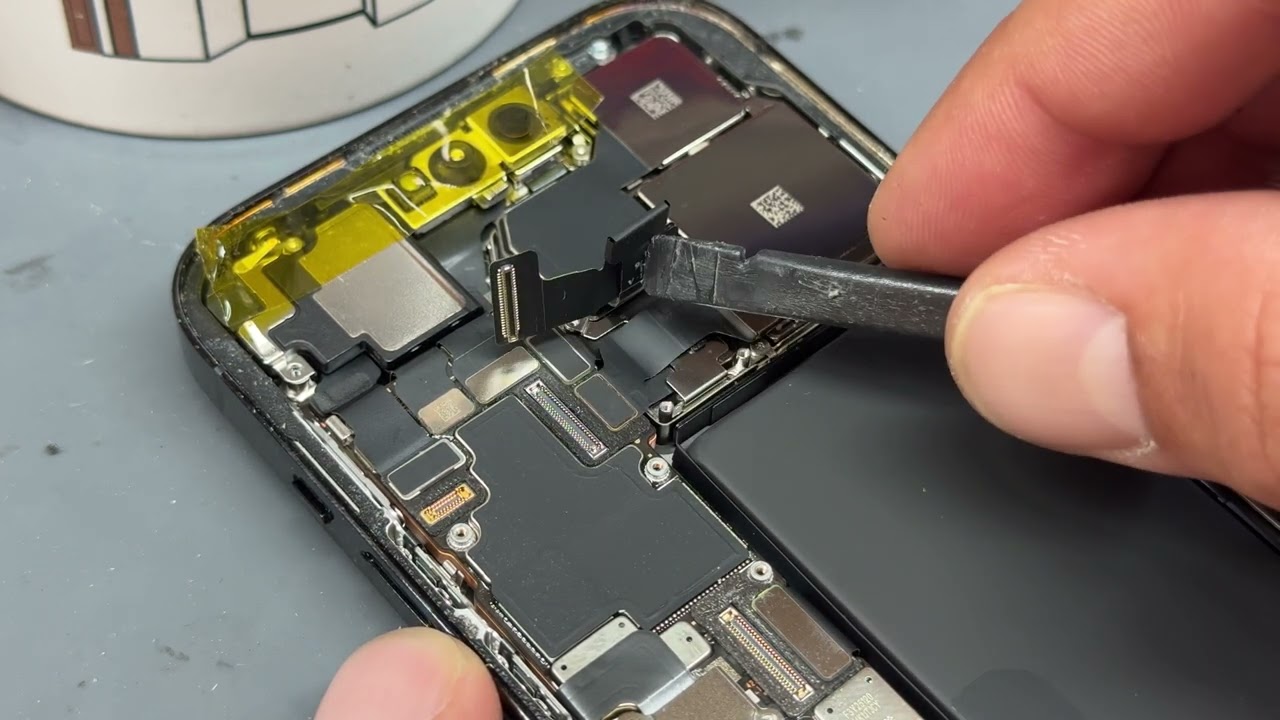 iPhone 14 Pro Camera Replacement Guide - DIY Fix for a Perfect
