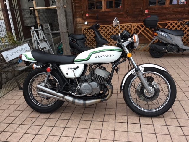 キックの鬼 最後のマッハゼスチャンバー カワサキ・マッハスリー 1975