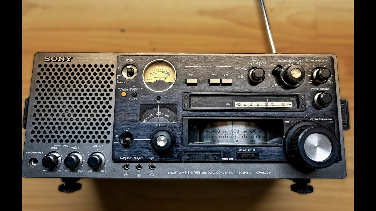 A New Retro Receiver Review - The Sony ICF 6800 - YouTube