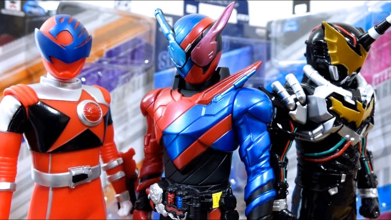 What?! It's so movable?! Prize, super huge at 25cm in height! Big