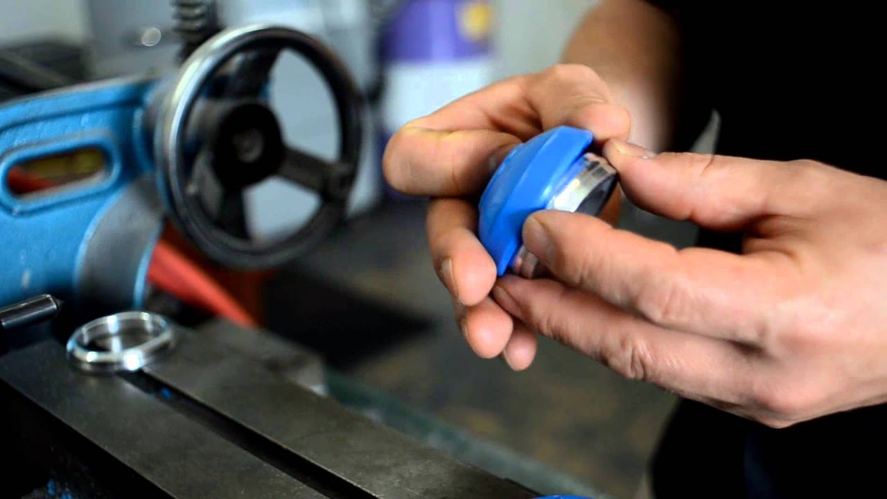 スポーツトイ・アクショントイ One Drop YoYos RALLY White/Green Rim