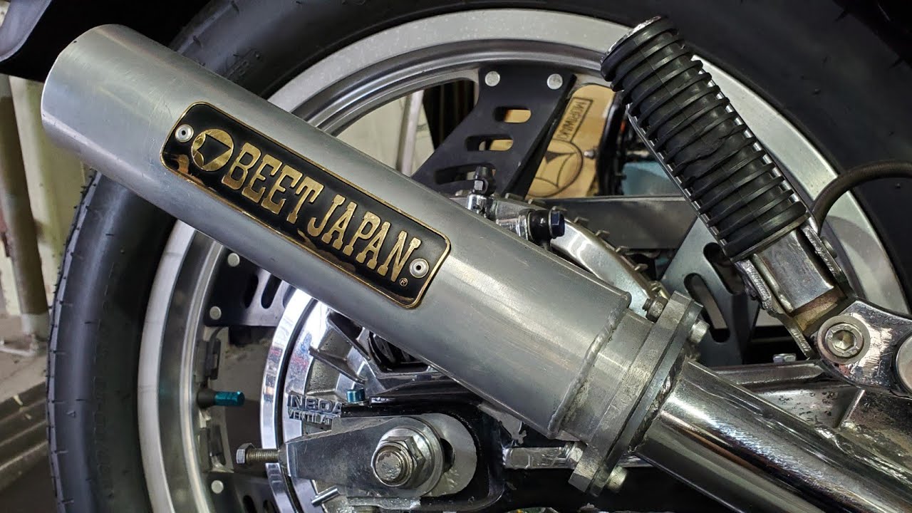 CBX400F マフラーサウンド BEET木山special - YouTube