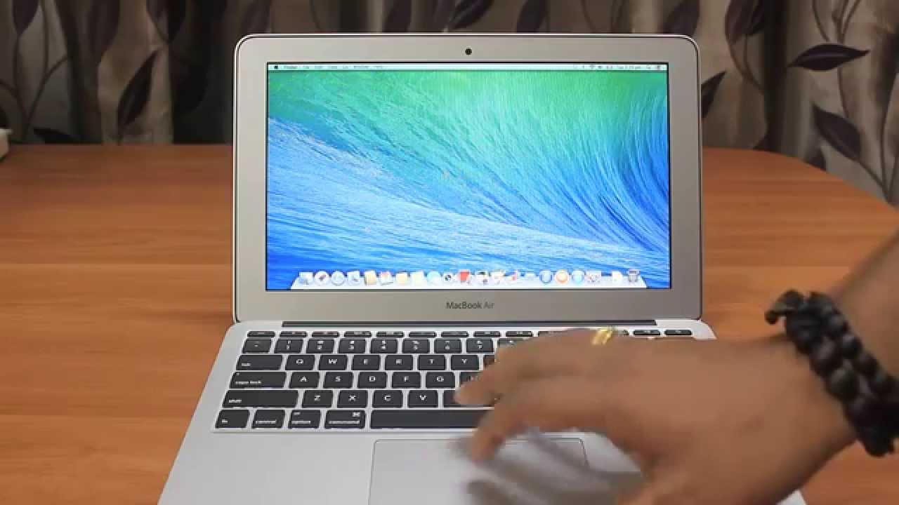 Apple Macbook Air 11 inch | 2014 | MD711HN/B | India | Unboxing