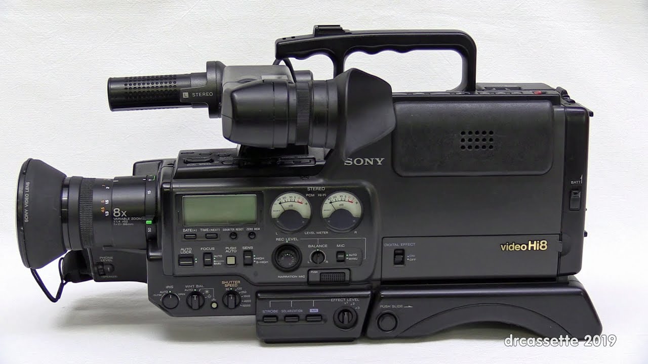 Detailed look at the awesome Sony CCD-V5000 camcorder! - YouTube