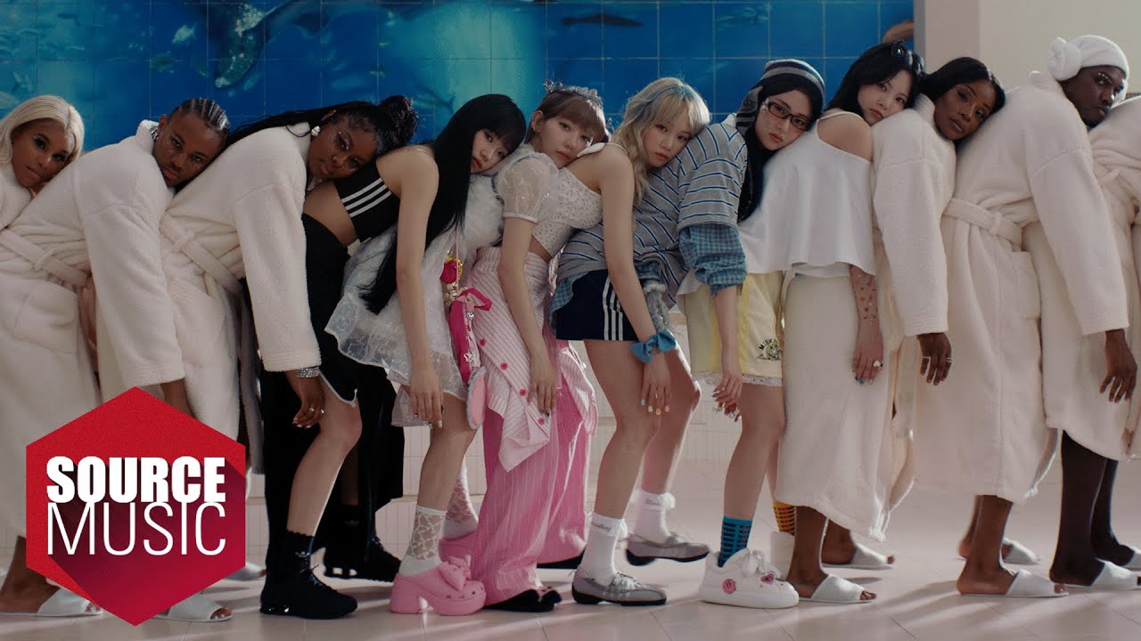 LE SSERAFIM (르세라핌) 'CRAZY' OFFICIAL MV - YouTube