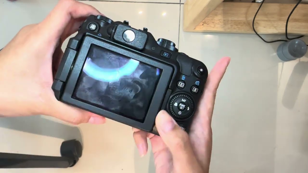 Canon Powershot G12 (super super rare flip screen model) - YouTube