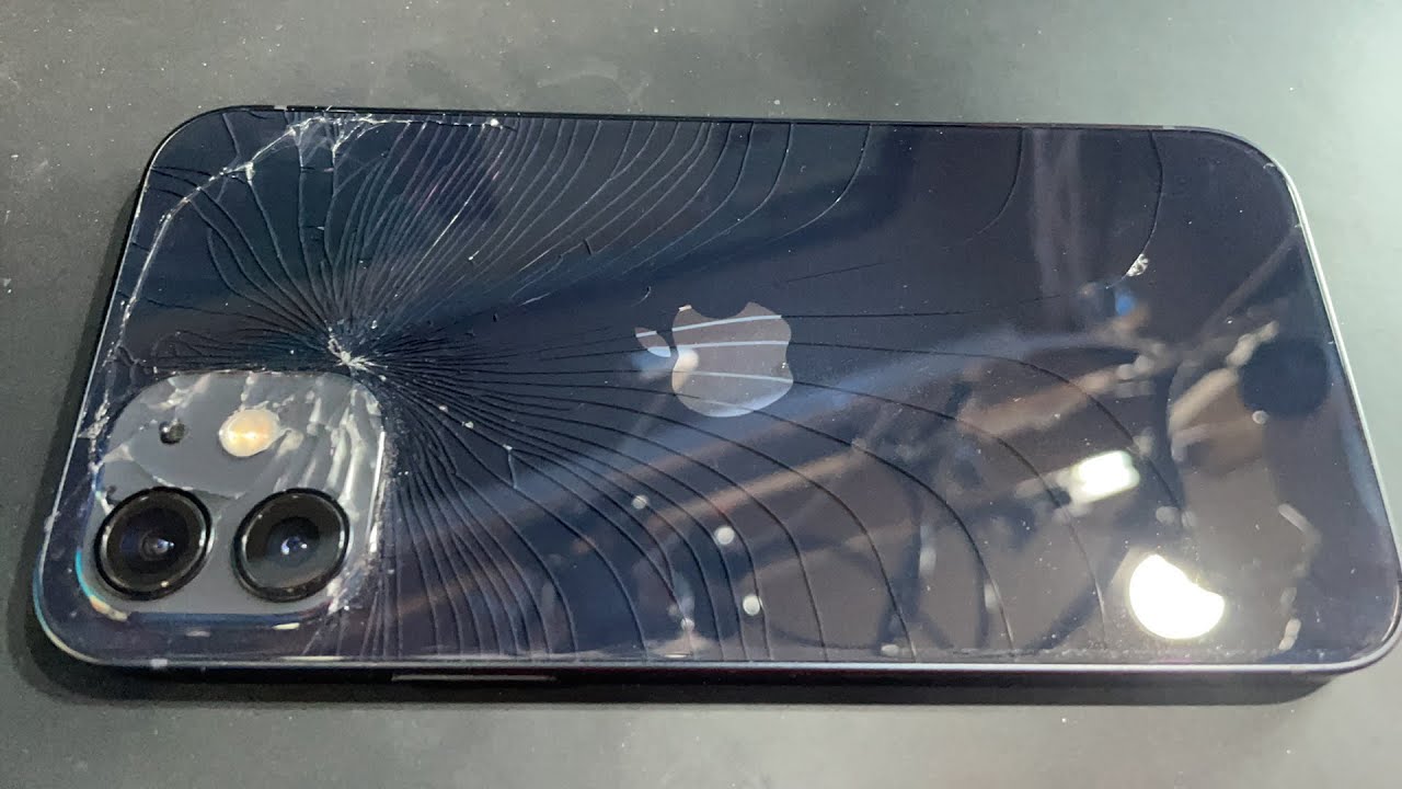 後ろがバッキバキ！ iPhone 12 背面ガラス割れ交換修理 - YouTube