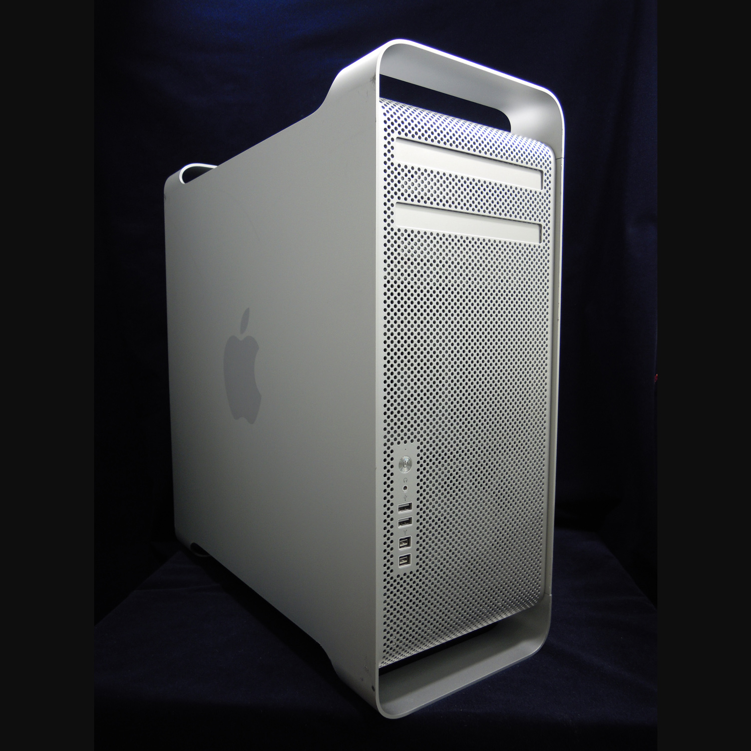 5年目になるデスクトップMacPro 2.4GHz Xeon 2×Quad core (8core