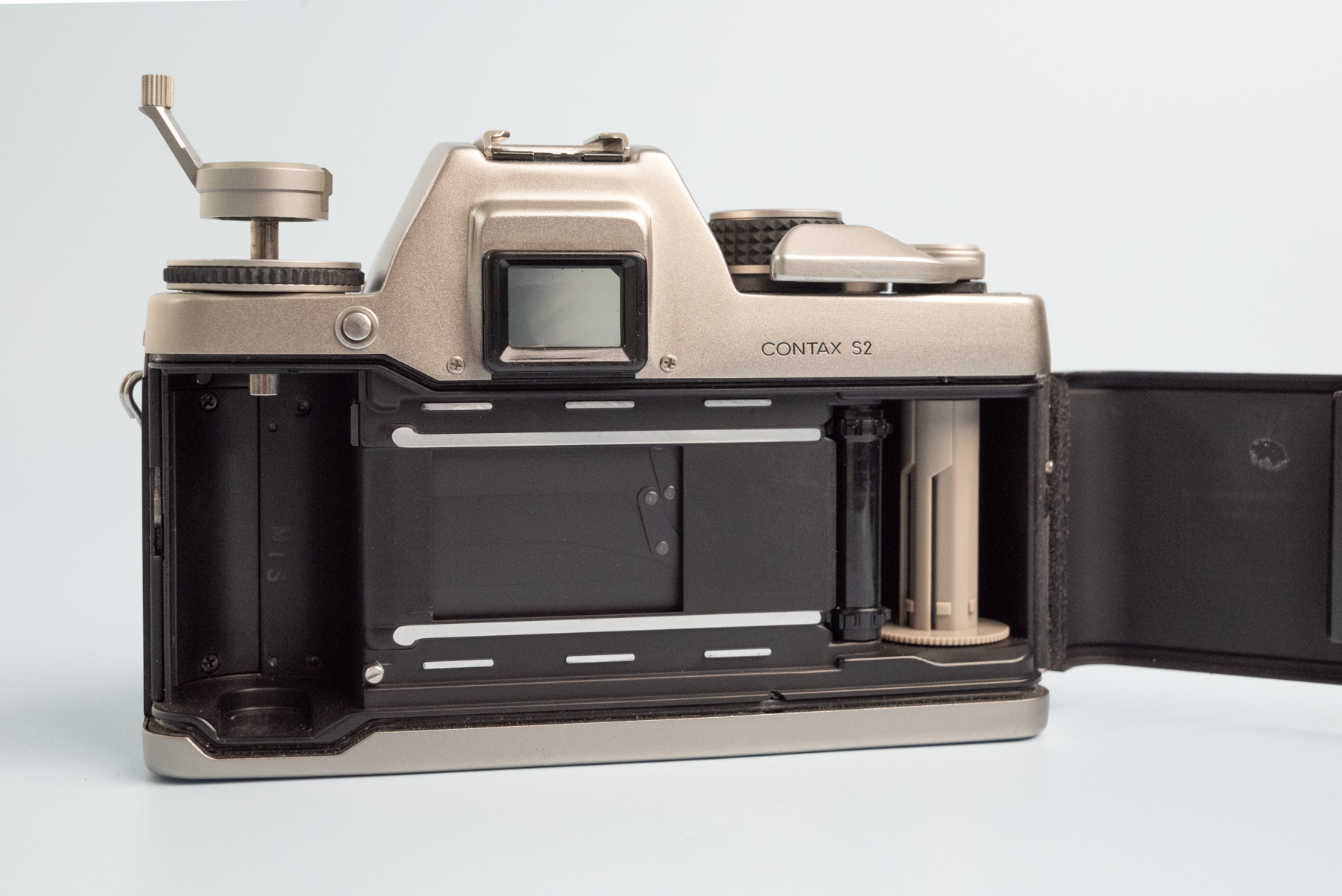 Contax S2 Review - A No Frills Titanium 35mm SLR