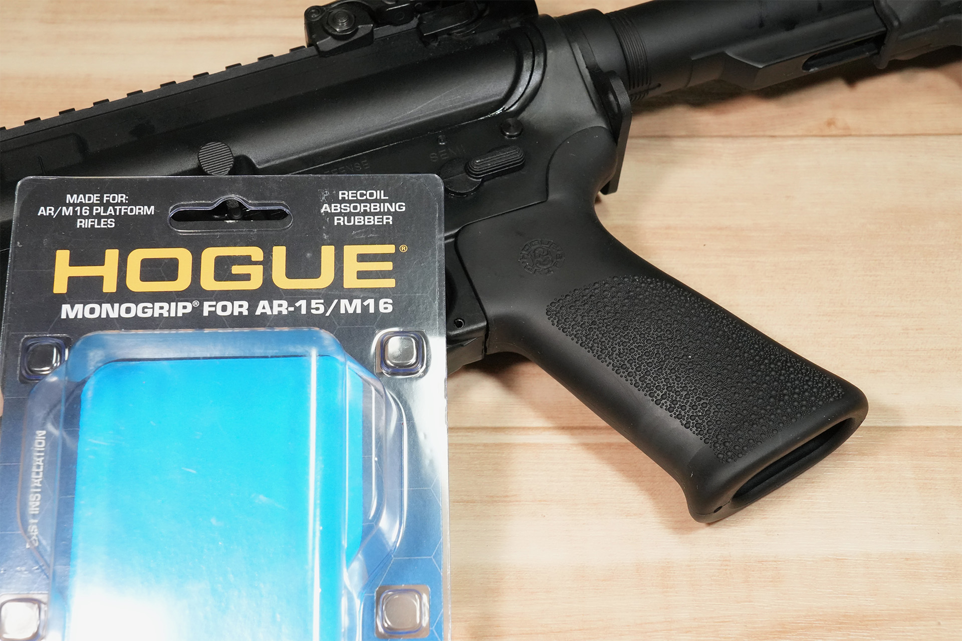 HOGUE AR15/M16 OverMolded Rubber Beavertail Gripを購入、タニオ