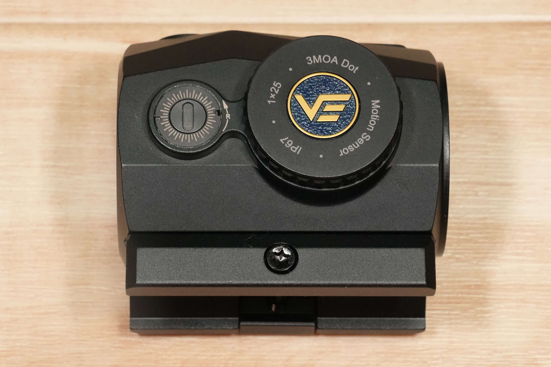 T1サイズを一回り大きくしたドットサイト、Vector Optics SCRAPPER 1