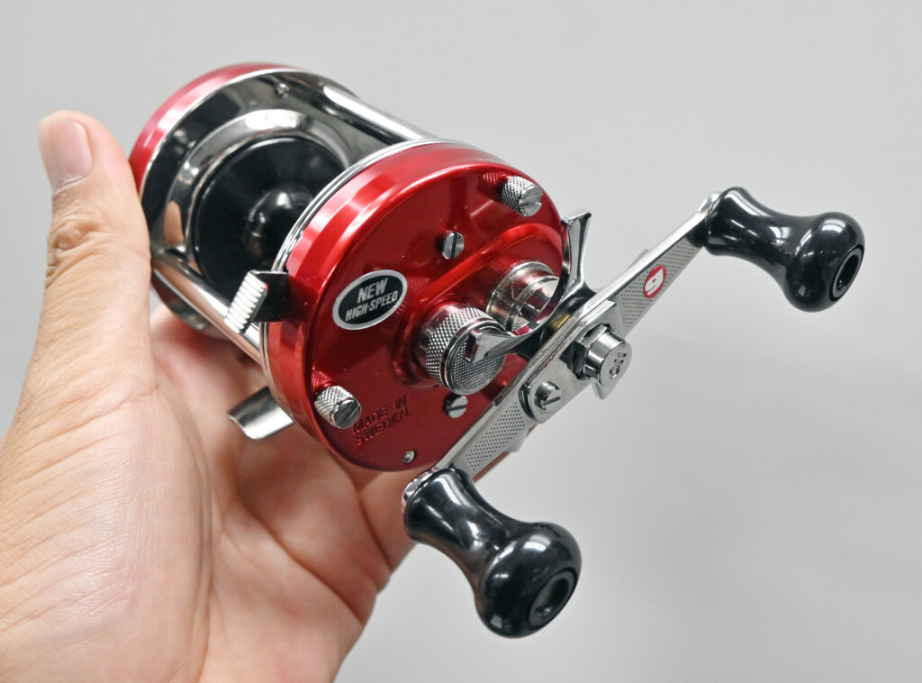 歴史上初の左モデルも登場！】ファン歓喜！アンバサダーのステッカー