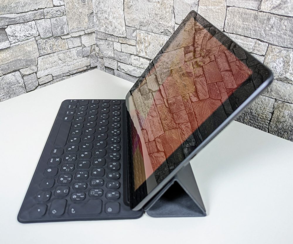 混迷を極めるアップル製iPad周辺機器！第10世代iPad用キーボードを比較