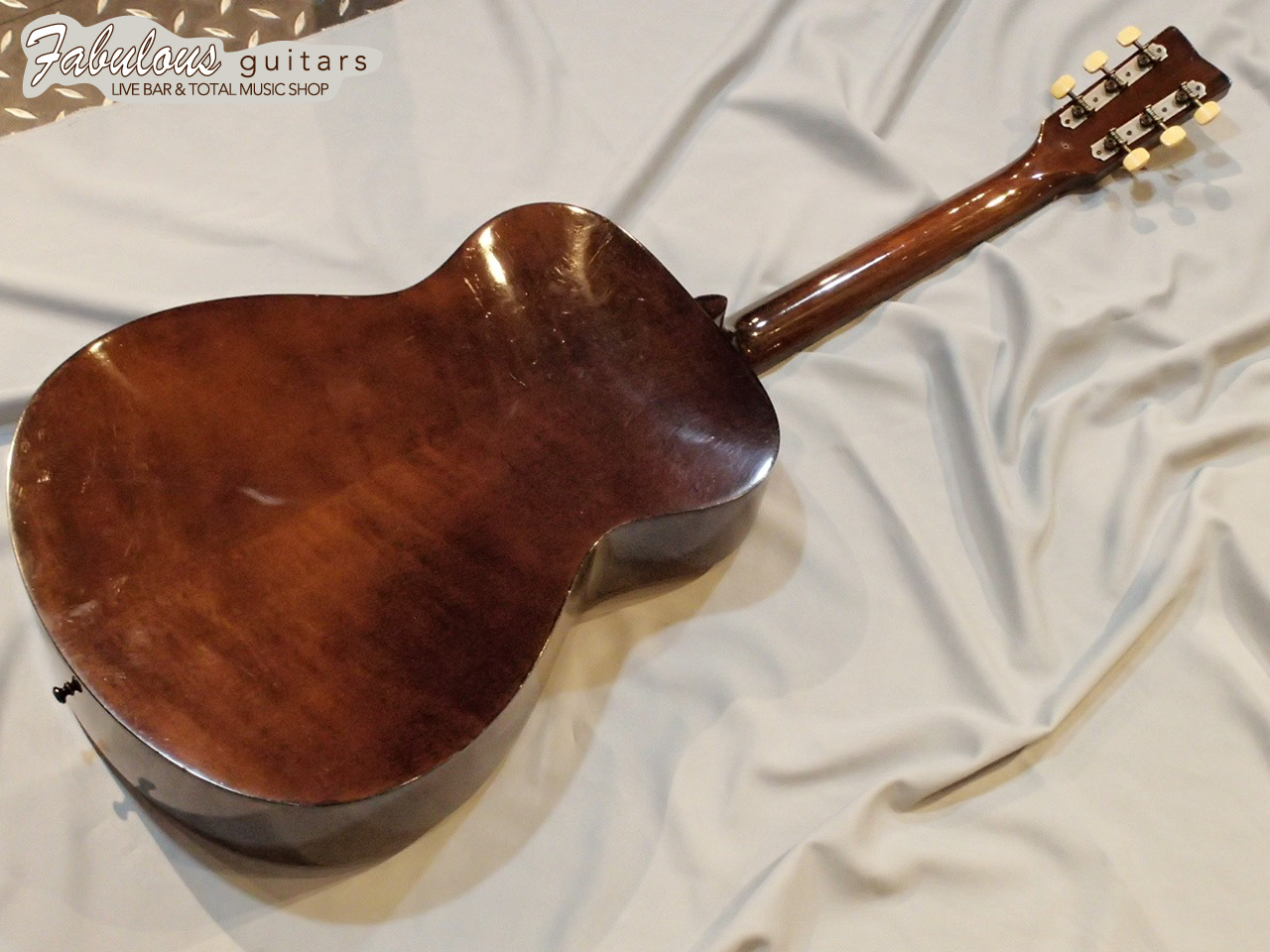 YAMAHA FG-110 赤ラベル – Fabulous guitars