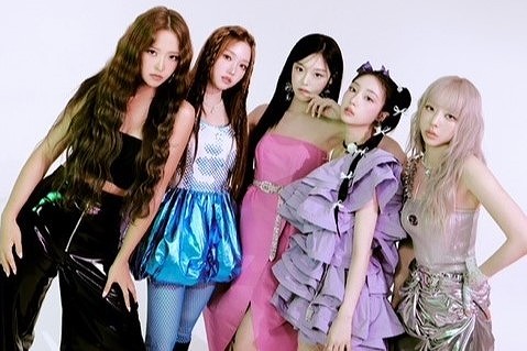 LOONA(今月の少女)のメンバーで結成！カッコかわいいK-POPガールズ