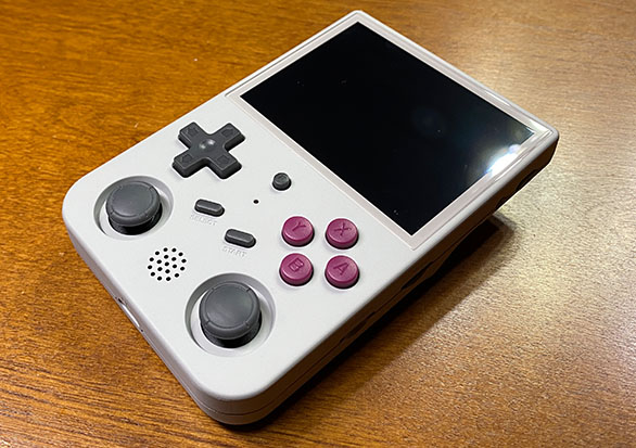 Anbernic RG353V 実機本音レビュー 縦型中華ゲーム機の決定版 | 大阪の