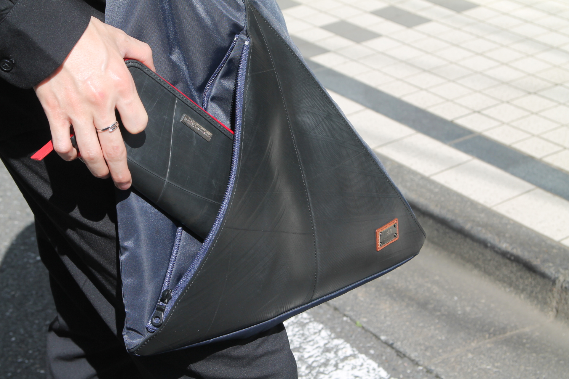 SEAL表参道本店ブログ】三角形がアクセント！新作「トライアングル