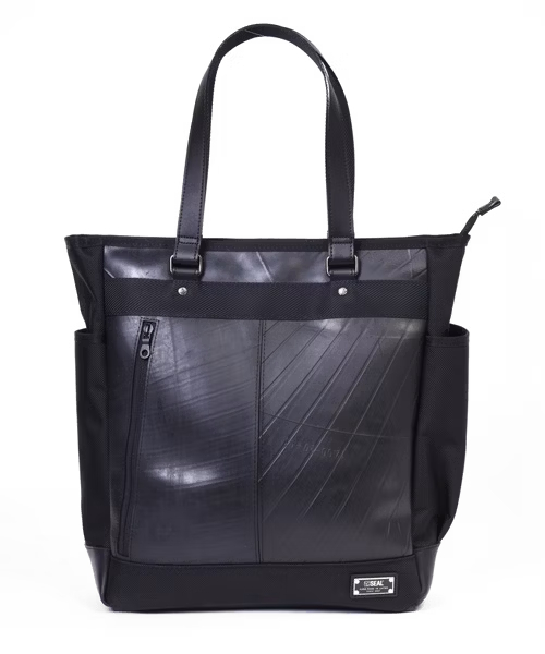 Information】 高機能でスタイリッシュな縦長タイプのトートバッグ