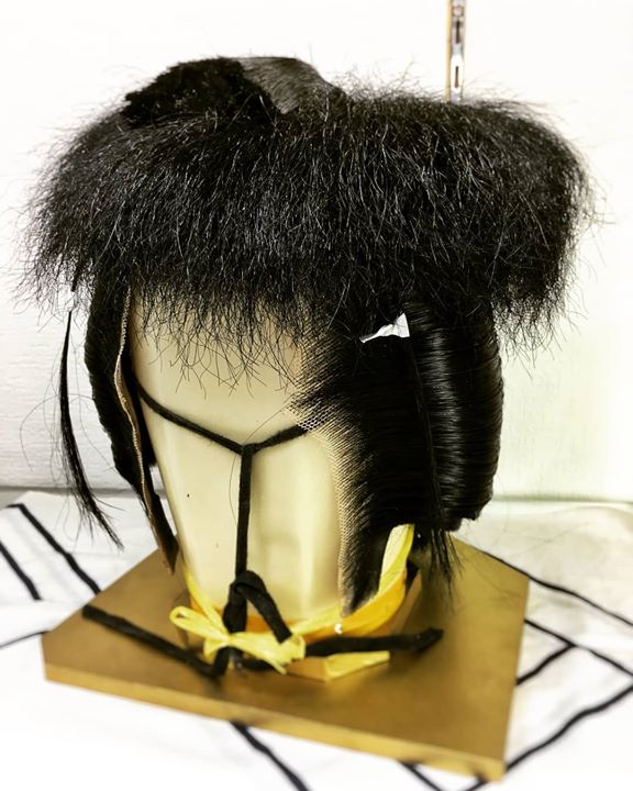 お客様より立役かつらの洗い結い直しのご注文をいただきました。かなり