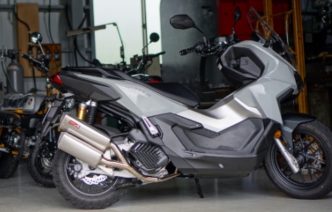 ADV160 ベリアル NEXUS RSマフラー 4分割構造で整備性抜群